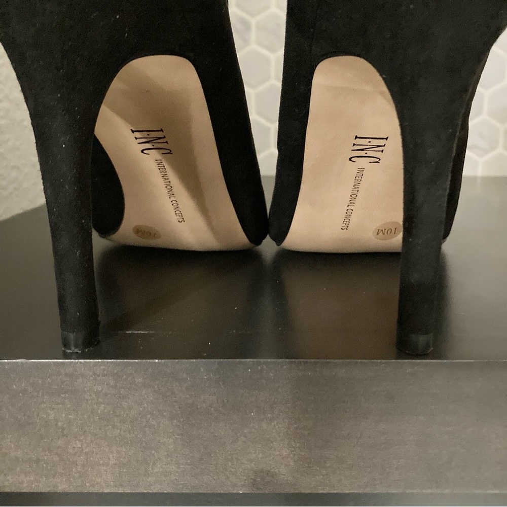 International Concepts Black Suede Pumps
